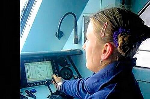 Anja (16) im Führerstand des Intercity.