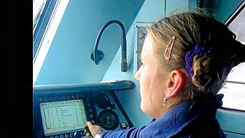 Anja (16) im Führerstand des Intercity. Anja (16) im Führerstand des Intercity.