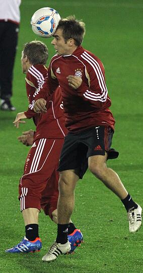 Trainingsauftakt in Doha: Trainer Heynckes lässt seine Spieler in der Luxusanlage "Aspire Academy" schwitzen.