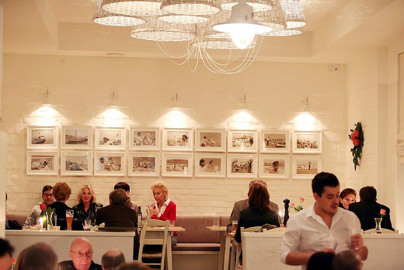 Molos, Cavos, Paros - Kalypso. Der Milchbar-Betreiber Florian Faltenbacher unterhält in München mittlerweile auch vier griechische Lokale.