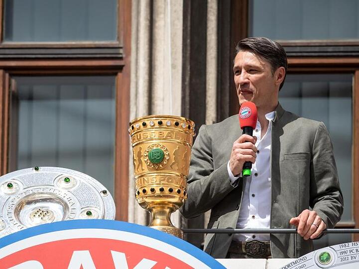 Bayern-Trainer Niko Kovac erhält von Präsident Hoeneß nach dem Double eine Jobgarantie.