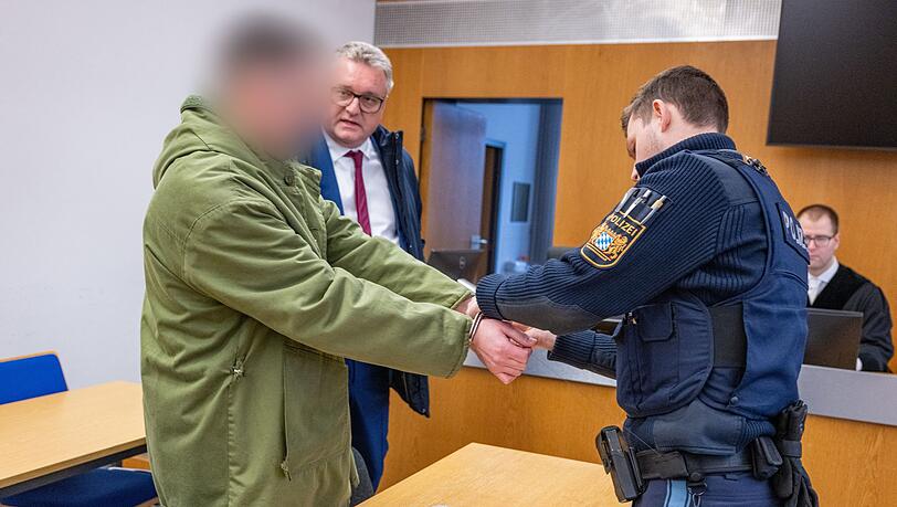 Die Maßkrugattacke auf einem Volksfest werteten die Richter als versuchten Mord. (Archivbild) Die Maßkrugattacke auf einem Volksfest werteten die Richter als versuchten Mord. (Archivbild)