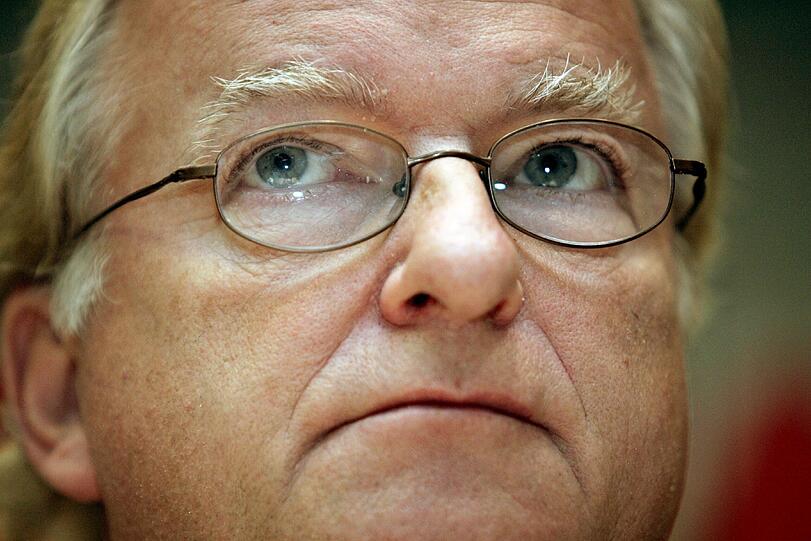 Die Staatsanwaltschaft hat Anklage gegen den Dortmunder Anwalt, Notar und ehemaligen BVB-Präsidenten, Gerd Niebaum, wegen des Verdachts des Betrugs und der Untreue erhoben.(Archivbild).