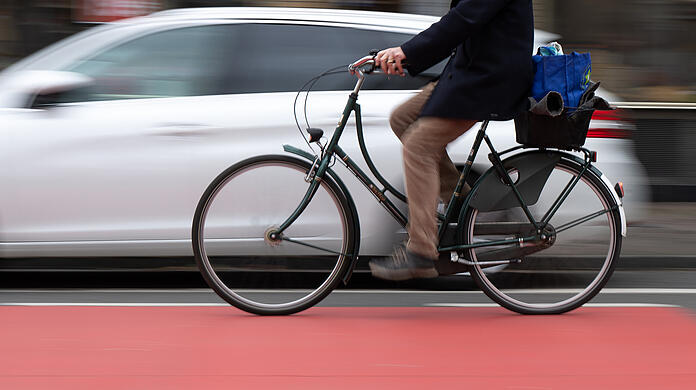Nicht mal jeder Zweite ist der Ansicht, dass ihm ausreichend sichere Radwege zur Verfügung stehen. (Symbolbild)