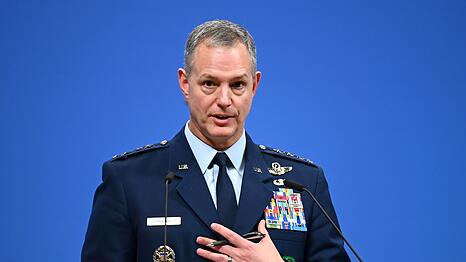 Der Oberbefehlshaber der Nato-Streitkr&auml;fte in Europa, Alexus Grynkewich, erwartet kurzfristig keine weiteren Ank&uuml;ndigungen - langfristig aber schon.