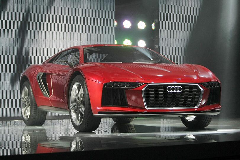 Im weltweiten Luxussegment, der anspruchsvollsten Automobilkategorie, gehört Audi mit dem A8 zu den Innovationsführern.