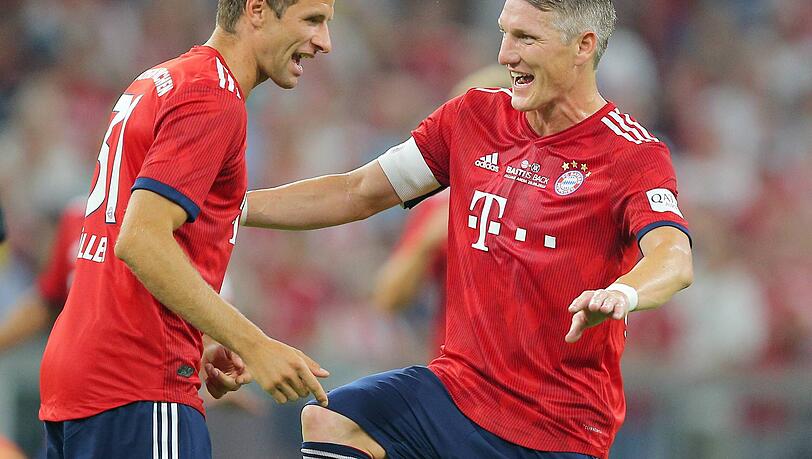 Thomas Müller und Bastian Schweinsteiger kickten einst Seite an Seite für den FC Bayern München.