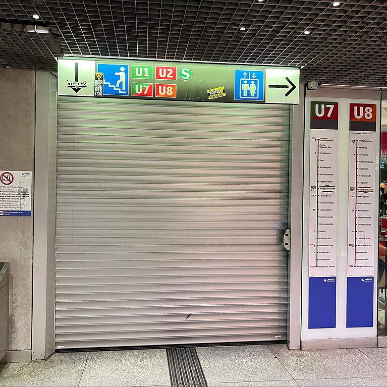 Die U-Bahnzug&auml;nge sind am Hauptbahnhof gesperrt.