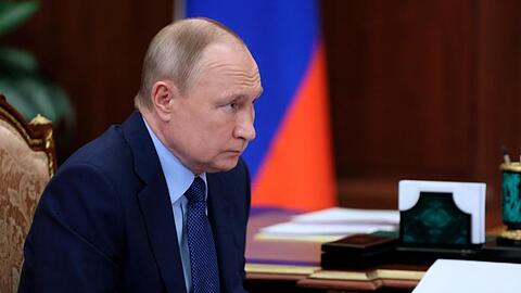 Wladimir Putin am Freitag während einer Sitzung im Kreml.