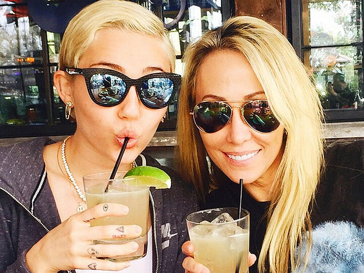 Mit Mutter Tish lässt es sich Miley Cyrus gutgehen