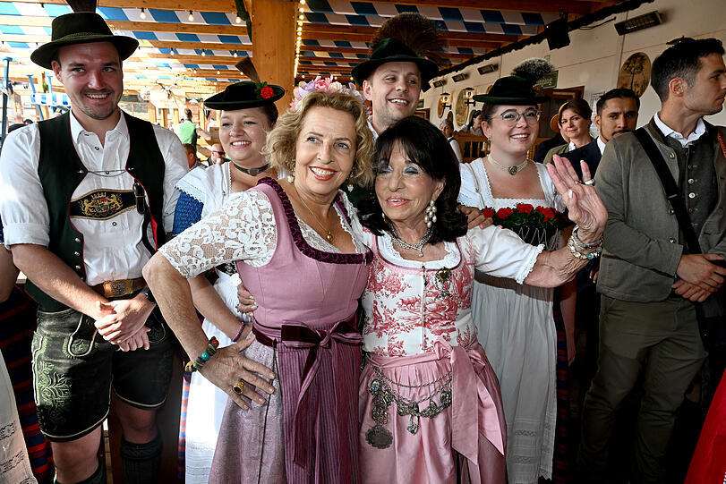 Michaela May (l) und Unternehmerin Regine Sixt