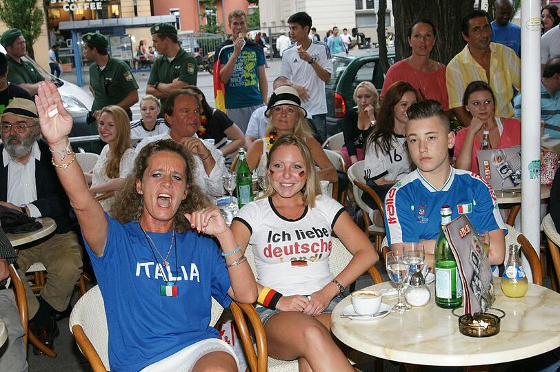München im Halbfinal-Fieber. Die Bilder vom Public Viewing im Spiel Deutschland gegen Italien.