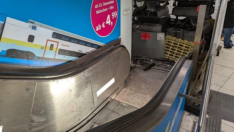 Bereits seit November ist die Rolltreppe am Hauptbahnhof zwischen S-Bahn-Sperrengeschoss und Abfahrtshalle schon defekt. Die Ersatzteile dafür müssen in China erst hergestellt werden.