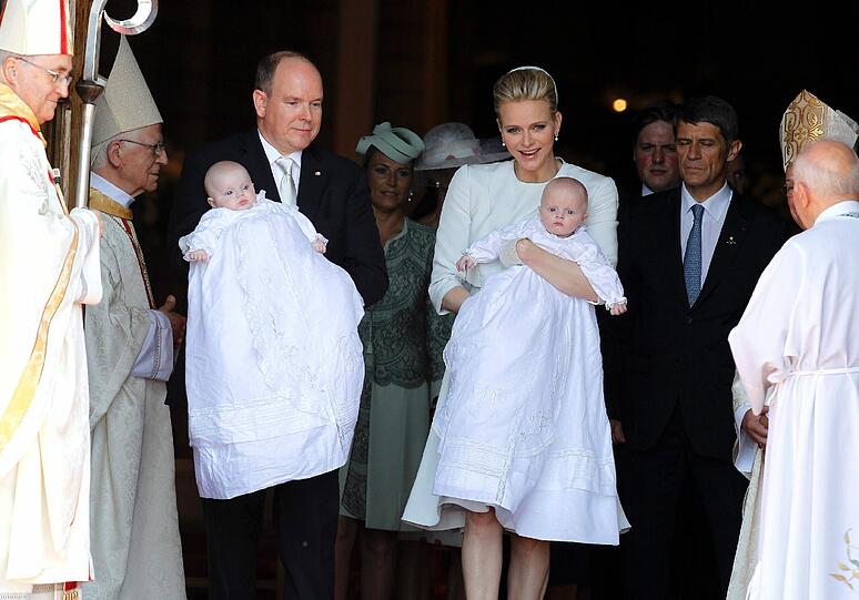 Fürst Albert und Fürstin Charlene von Monaco feiern die Taufe ihrer Zwillinge Gabriella und Jacques.
