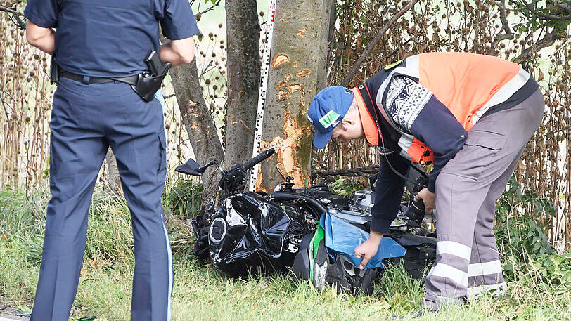 Weitere Bilder vom Unfallort.