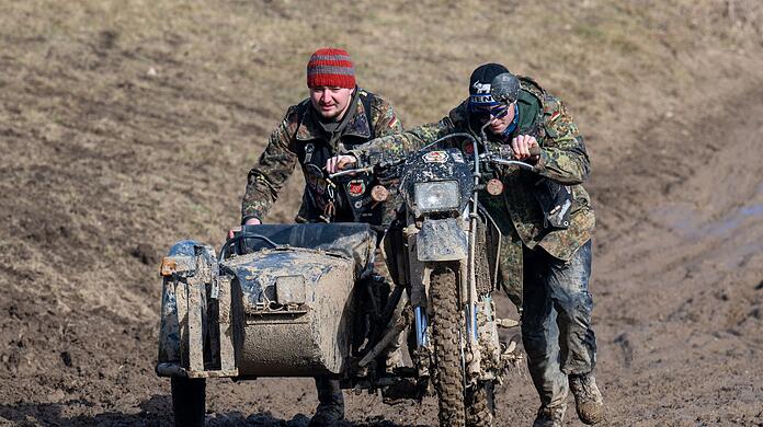 Dreck schreckt die Biker beim Elefantentreffen üblicherweise nicht ab. Dreck schreckt die Biker beim Elefantentreffen üblicherweise nicht ab.