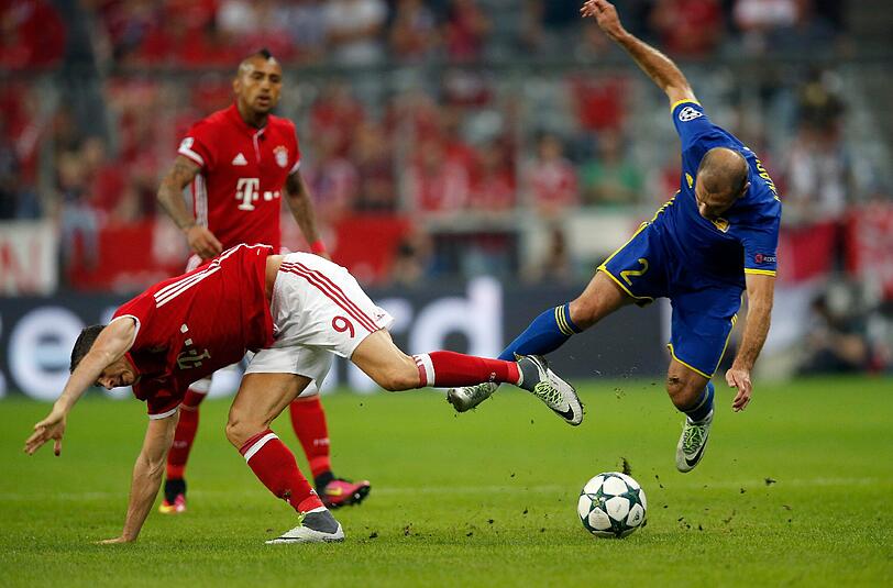 Klare Sache im Hinspiel: Torschütze Robert Lewandowski (l.) beim 5:0-Sieg der Bayern gegen Rostow.