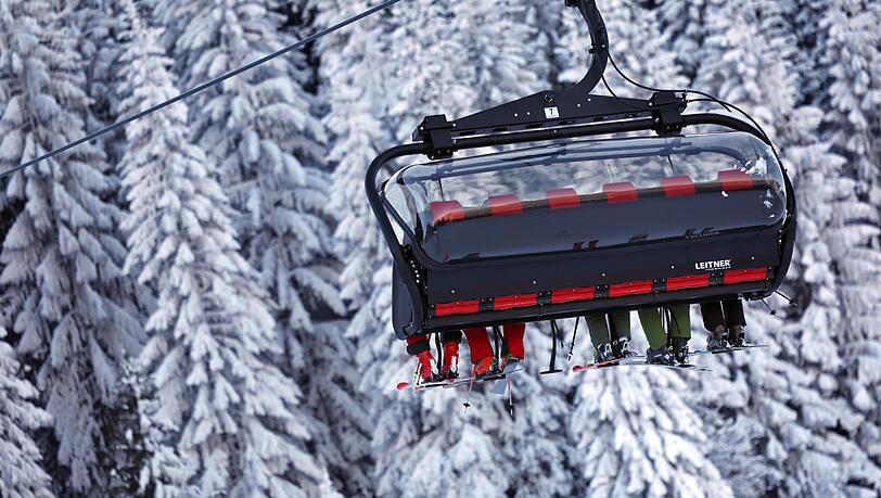 In den Alpen werden mehrere Zentimeter Neuschnee erwartet. In den Alpen werden mehrere Zentimeter Neuschnee erwartet.