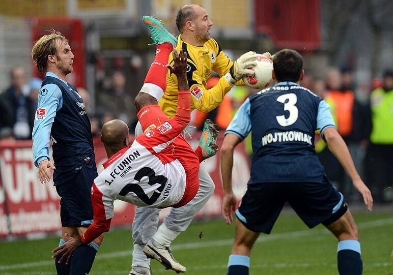 Grzegorz Wojtkowiak 		NOTE: 4
Der Rechtsverteidiger mit einigen Schwächen in der Abwehrarbeit, nach vorne dafür mit gelegentlich brauchbaren Vorstößen. Hat in dieser Saison schon weitaus schlechter gespielt.