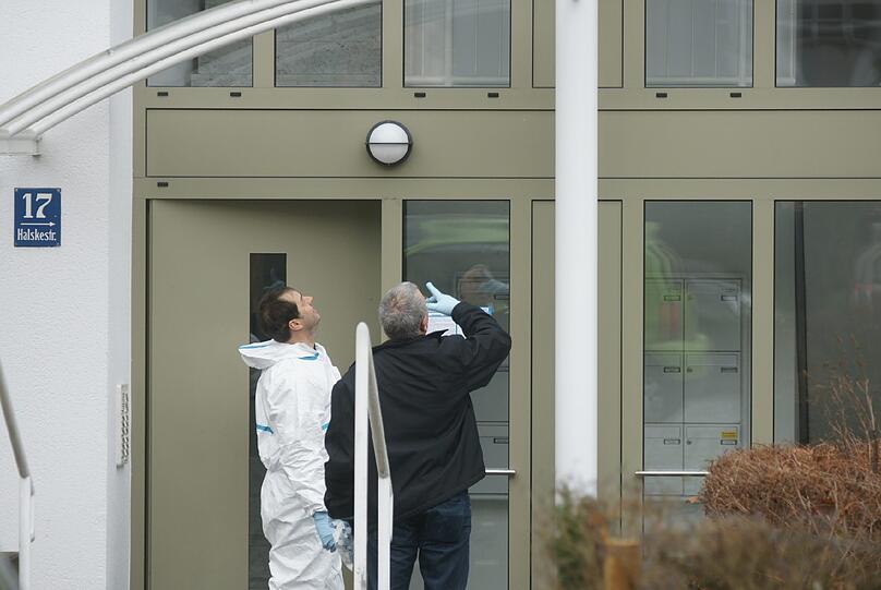 Vor einer Woche hat ein bislang unbekannter Täter die 31-jährige Katrin Michalk in einem Hausflur in Obersendling mit 18 Messerstichen ermordet.
