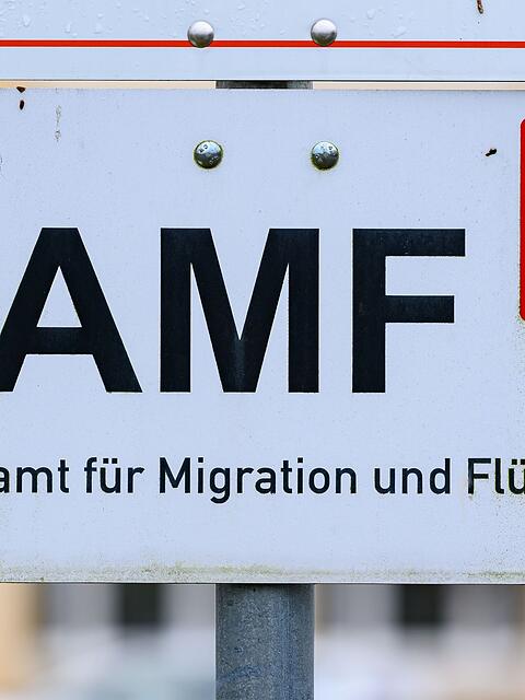 Beim Bundesamt f&uuml;r Migration und Fl&uuml;chtlinge (Bamf) werden aktuell weniger Asylerstantr&auml;ge gestellt. Der Anteil derjenigen, die erst einmal bleiben d&uuml;rfen, steigt. (Symbolbild)