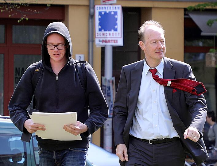 Nico Semsrott (l.) und Martin Sonneborn von Die PARTEI.