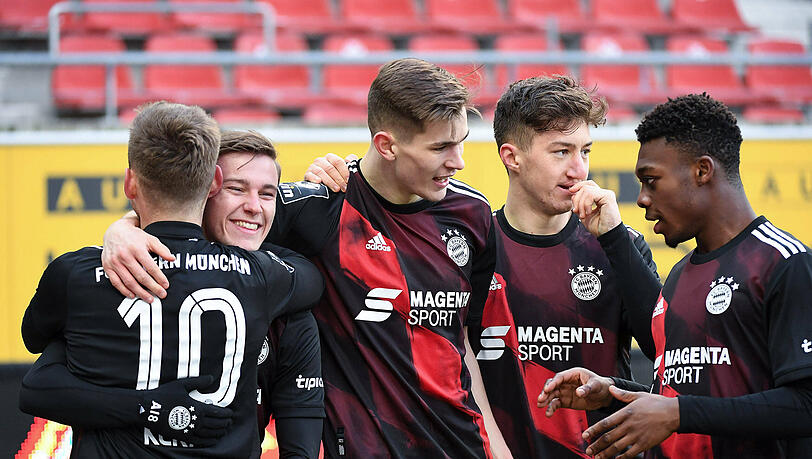 Die kleinen Bayern gewinnen furios in Halle.