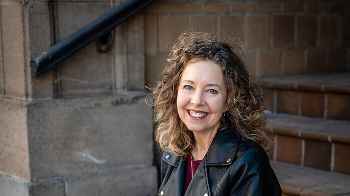Die Autorin und Universitätsdozentin Jennie Young stößt mit ihrer Online-Dating-Methode "The Burned Haystack" bei Frauen auf großes Interesse.