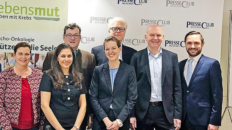 Krebs-Experten in München: Rachel Würstlein (v.l.), Jozefina Casuscelli, Claus Belka, Sabine Grill, Volker Heinemann, Michael von Bergwelt, Benedikt Westphalen.
