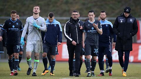 Zu wenig, um oben anzuklopfen: Bei der Analyse waren sich Michael Köllner und seine Schützlinge nach dem Zwickau-Spiel einig.