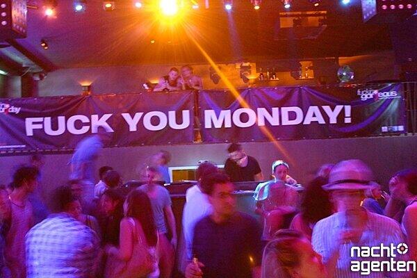 Fuckin' Monday im Jack Rabbit
