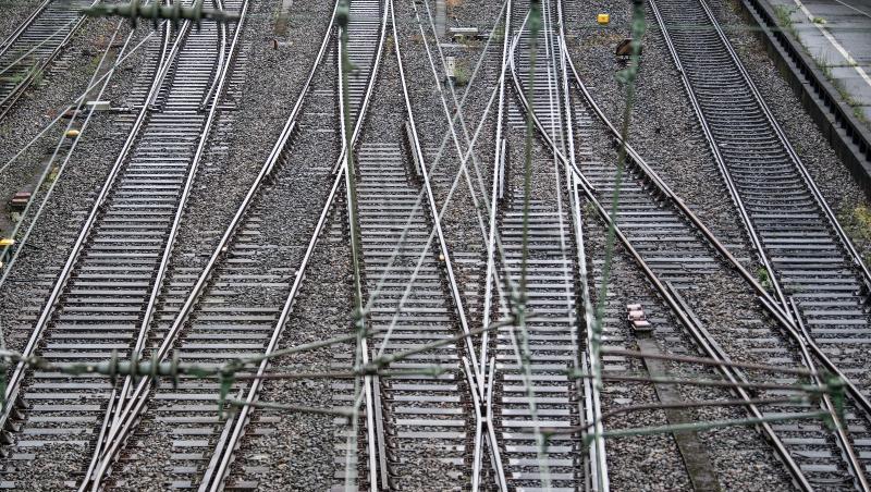 Leere Gleise an einem Bahnhof. Foto: Federico Gambarini/Archiv Leere Gleise an einem Bahnhof. Foto: Federico Gambarini/Archiv
