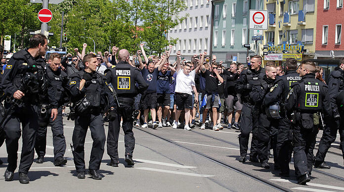 Nicht immer bleibt es bei den Spielen des TSV 1860 friedlich.