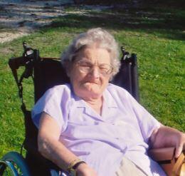 Die edle Stifterin auf einem unscharfen Foto: Marianne Schmidbauer-Landes litt schon als Kind unter gesundheitlichen Problemen.