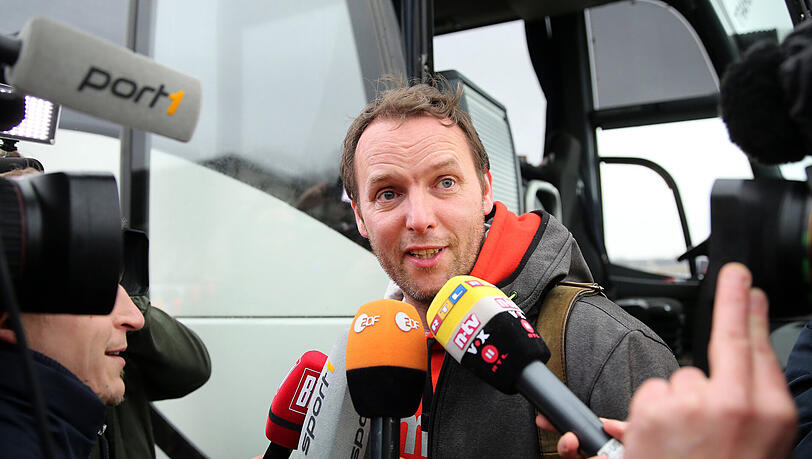 Dagur Sigurdsson (42, Bundestrainer): Klare Ansprache, souveränes Auftreten, perfektes taktisches Konzept: Der Isländer schenkte dem jungen Team sein volles Vertrauen, behielt in kritischen Situationen kühlen Kopf. Sein Anteil am Wintermärchen ist nicht hoch genug einzuschätzen. Note: 1. Dagur Sigurdsson (42, Bundestrainer): Klare Ansprache, souveränes Auftreten, perfektes taktisches Konzept: Der Isländer schenkte dem jungen Team sein volles Vertrauen, behielt in kritischen Situationen kühlen Kopf. Sein Anteil am Wintermärchen ist nicht hoch genug einzuschätzen. Note: 1.