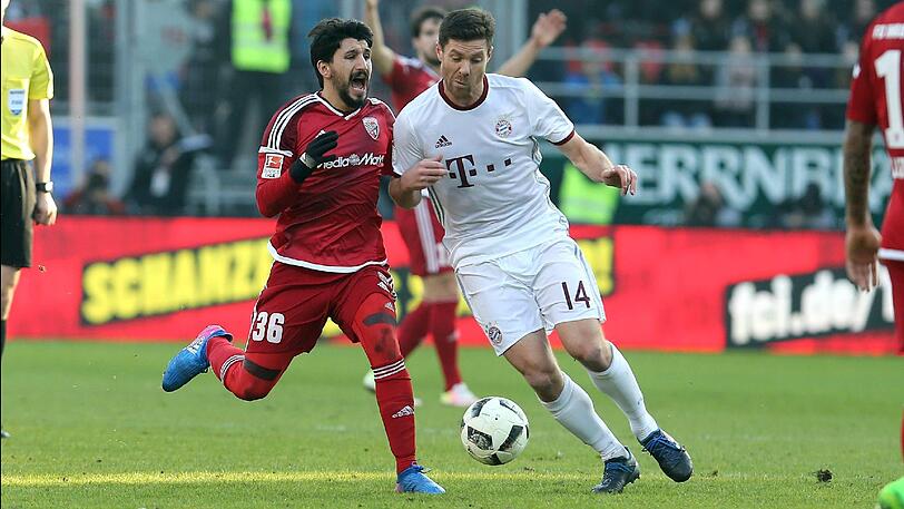 XABI ALONSO: NOTE 4 - Der 35-Jährige spielt und spielt und spielt. Ancelotti gönnt seinem Schlüsselspieler im Mittelfeld keine Pause. Alonso mit einer Menge Fehlpässe, oft einfach nach vorne geschlagene Bälle, ziemlich planlos. Wurde nach 64 Minuten aus dem Spiel genommen. Schonung für Arsenal.