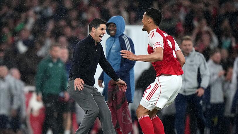 Nach Arsenals Champions-League-Finaleinzug brach im Stadion Partystimmung aus.