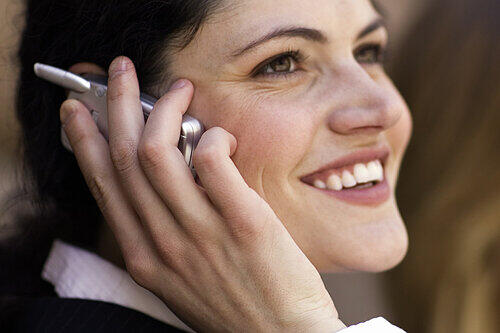 Wer den Schaden an seinem Smartphone oder Handy hat, der hat gut lachen mit der Prepaid-Versicherung von Ergo.