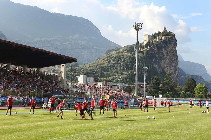 Der FC Bayern in Riva am Gardasse: Sehen Sie hier die ersten Bilder aus dem Trainingslager!