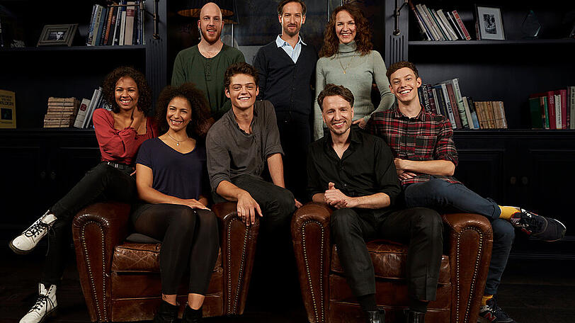 Die Darsteller von (v.l.n.r.): Sebastian Witt (Ron), Markus Schöttl (Harry Potter), Sarah Schütz (Ginny); Madina Frey (Rose), Jillian Anthony (Hermine), Vincent Lang (Albus), Alen Hodzovic (Draco), Mathias Reiser (Scorpius)