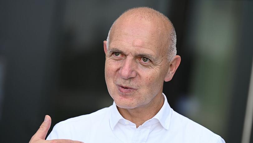 DFB-Präsident Bernd Neuendorf sieht bei gesellschaftlichen Fragen im WM-Gastgeberland Katar noch Nachholbedarf.