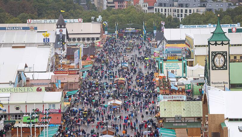 Toller Blick: Luftaufnahmen mittels Drohnen sind während der Wiesn untersagt. Toller Blick: Luftaufnahmen mittels Drohnen sind während der Wiesn untersagt.