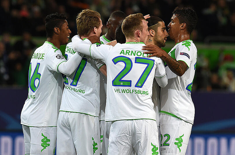 Fußball-Überraschung am Mittwochabend: Der VfL Wolfsburg hat 2:0 gegen den haushoen Favoriten aus Madrid gewonnen.