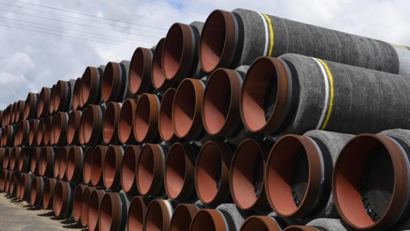 Rohre für die Ostsee-Gaspipeline Nord Stream 2 auf dem Gelände des Hafens Mukran in Mecklenburg-Vorpommern. Rohre für die Ostsee-Gaspipeline Nord Stream 2 auf dem Gelände des Hafens Mukran in Mecklenburg-Vorpommern.