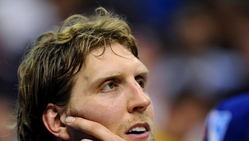 Dirk Nowitzki macht schwere Zeiten durch: Falls er der Vater des Kindes von Cristal Taylor ist, will er das alleinige Sorgerecht. Dirk Nowitzki macht schwere Zeiten durch: Falls er der Vater des Kindes von Cristal Taylor ist, will er das alleinige Sorgerecht.