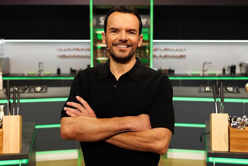 "Doch klar, dass ich gewinne": Beim Coach-Battle &uuml;berzeugt Steffen Henssler mit seinem Kebab-Soulfood und kann sich ein Koch-Talent seiner Wahl sichern.