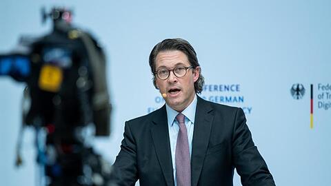 Andreas Scheuer will die rechtlichen Unsicherheiten bei neuen Regeln über Fahrverbote bei zu schnellem Fahren so rasch wie möglich beseitigen.