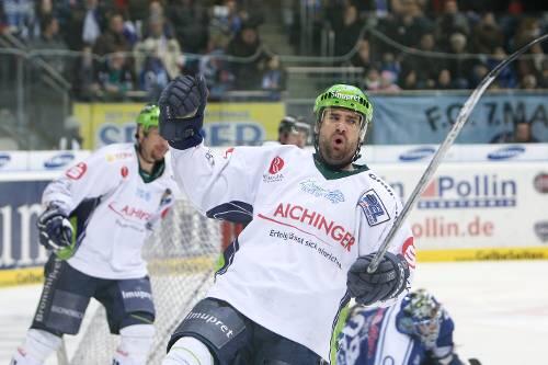 Wertvoller Derby-Sieg in Ingolstadt: Scott King jubelte über seine beiden Tore.