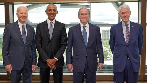 Biden, Obama, Bush und Clinton &ndash; nur ein noch lebender US-Pr&auml;sident fehlt. (Archivbild)