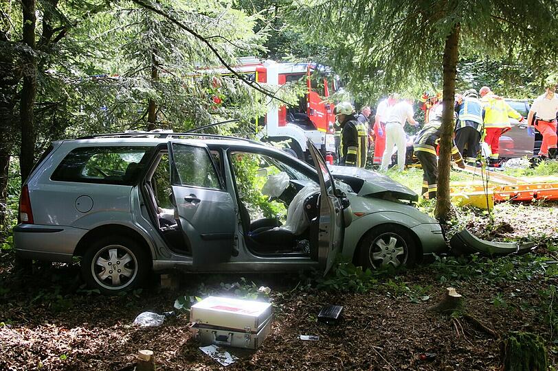 Die Bilder des Verkehrsunfalls im Landkreis Mühldorf.